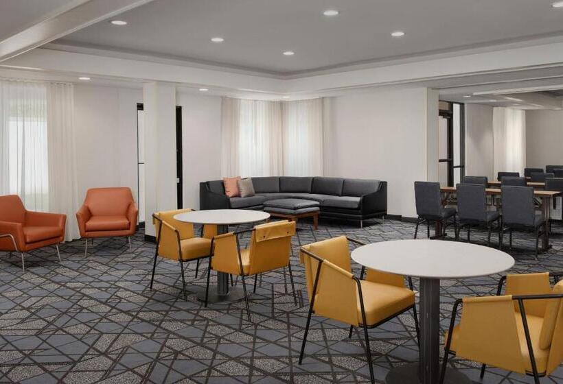 هتل Courtyard By Marriott Dothan