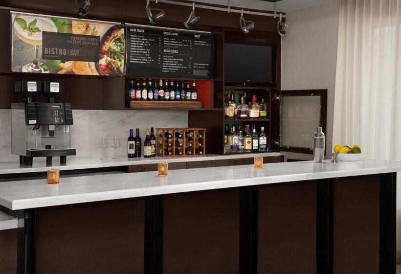 هتل Courtyard By Marriott Dothan