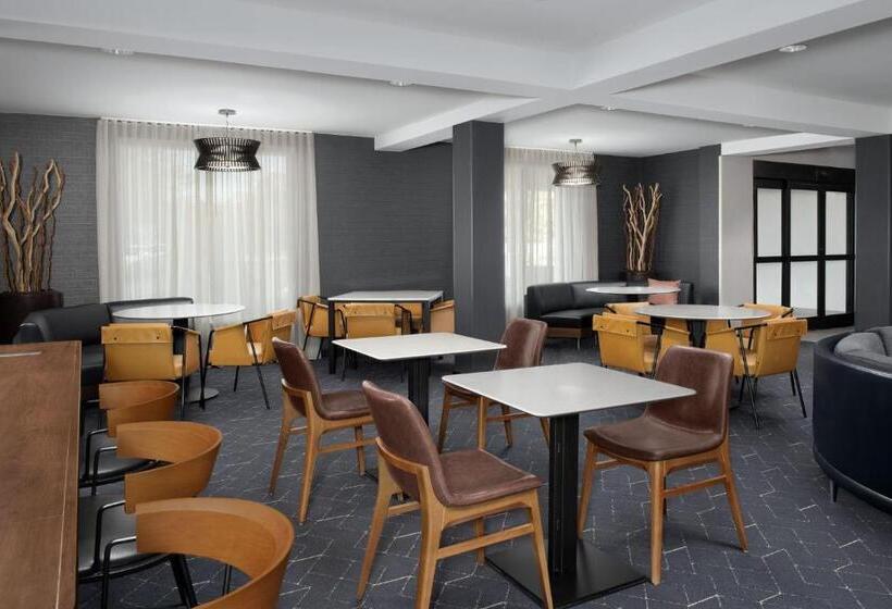 هتل Courtyard By Marriott Dothan