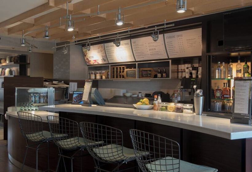 فندق Courtyard By Marriott Nashville At Opryland