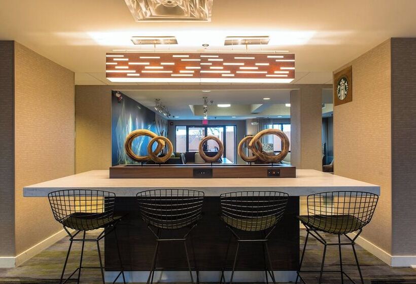 فندق Courtyard By Marriott Nashville At Opryland