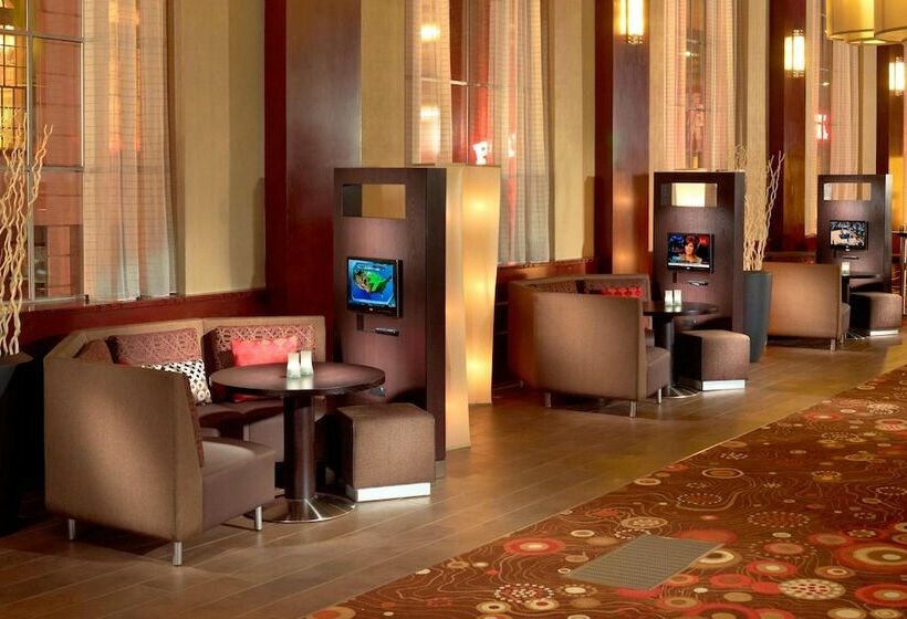 هتل Courtyard By Marriott Nashville Downtown