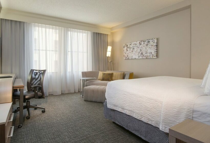 هتل Courtyard By Marriott Nashville Downtown