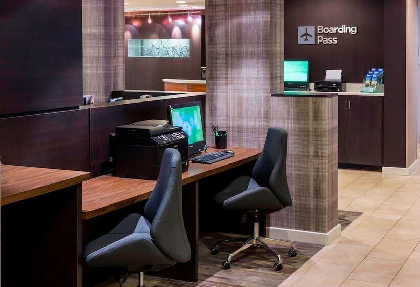 فندق Courtyard By Marriott Pensacola