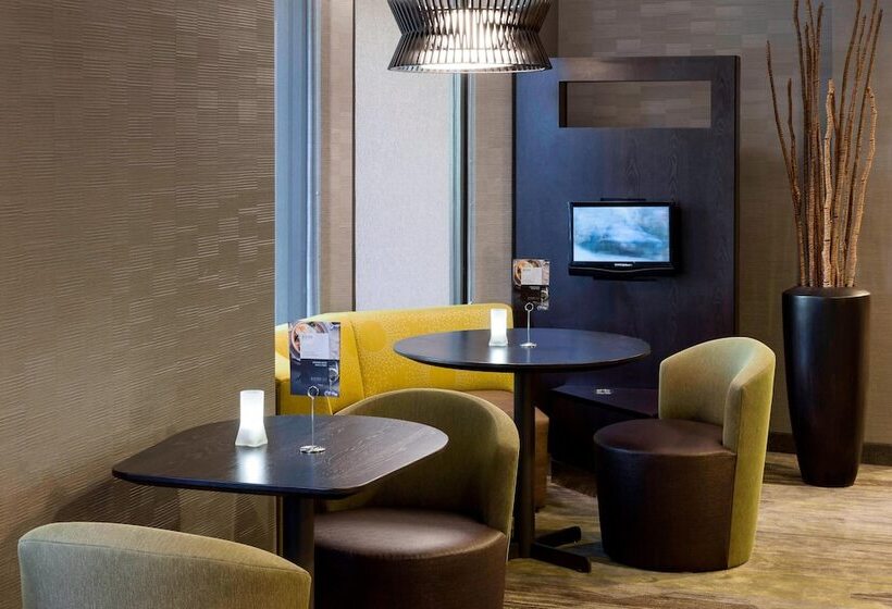 فندق Courtyard By Marriott Pensacola