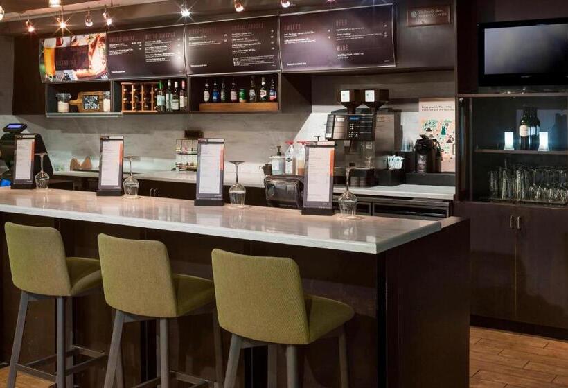 فندق Courtyard By Marriott Pensacola