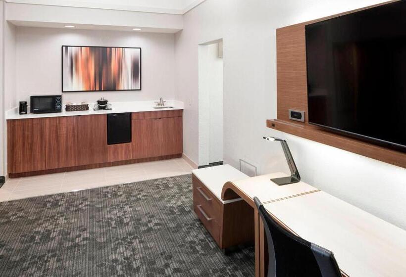 فندق Courtyard By Marriott Pensacola