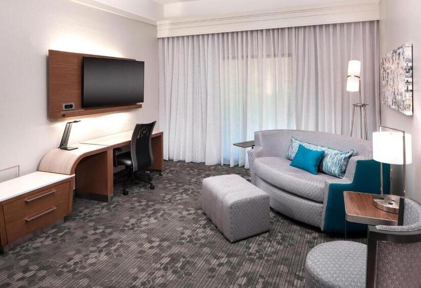 فندق Courtyard By Marriott Pensacola