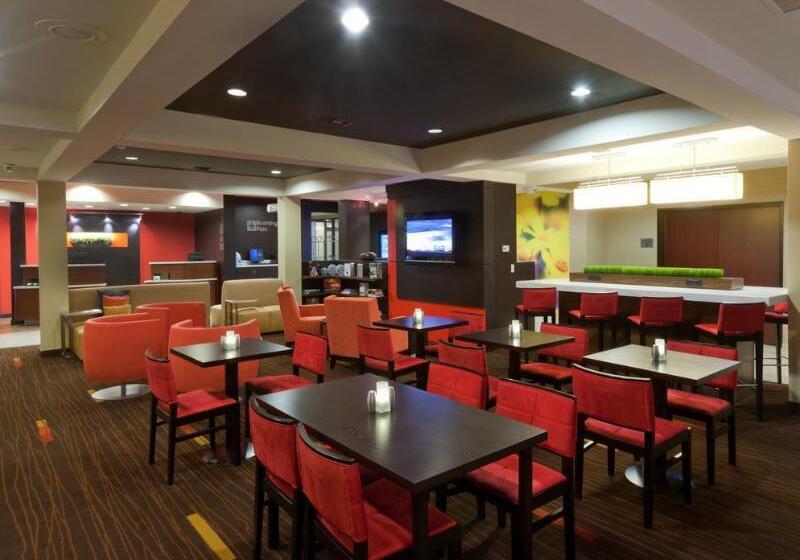 فندق Courtyard By Marriott Pensacola