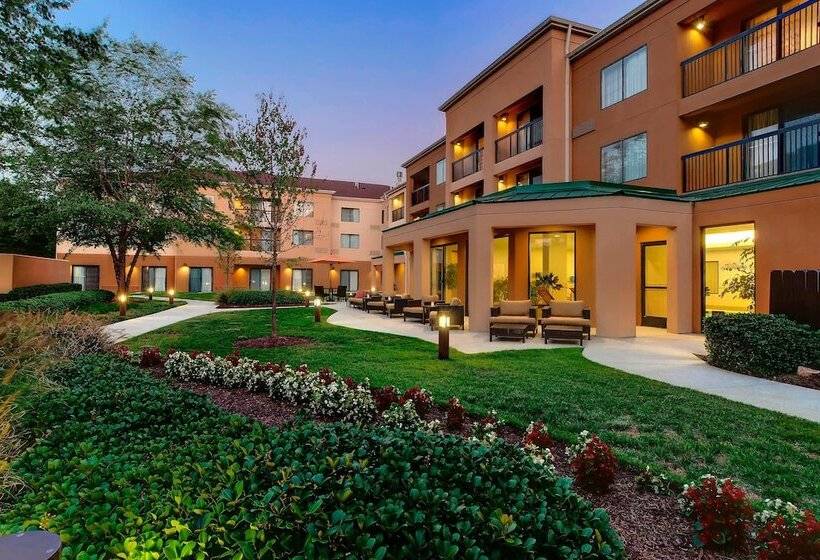 酒店 Courtyard By Marriott Richmond Airport