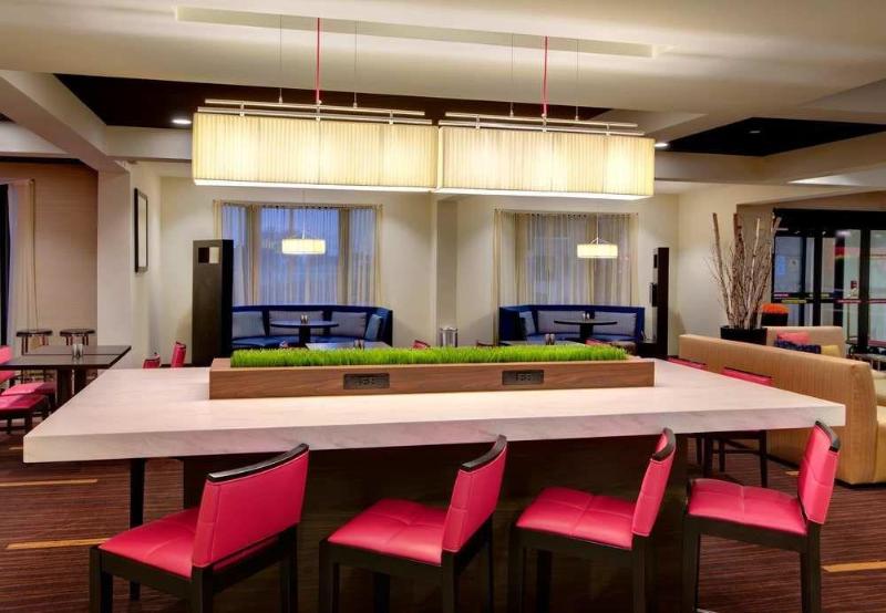 酒店 Courtyard By Marriott Richmond Airport