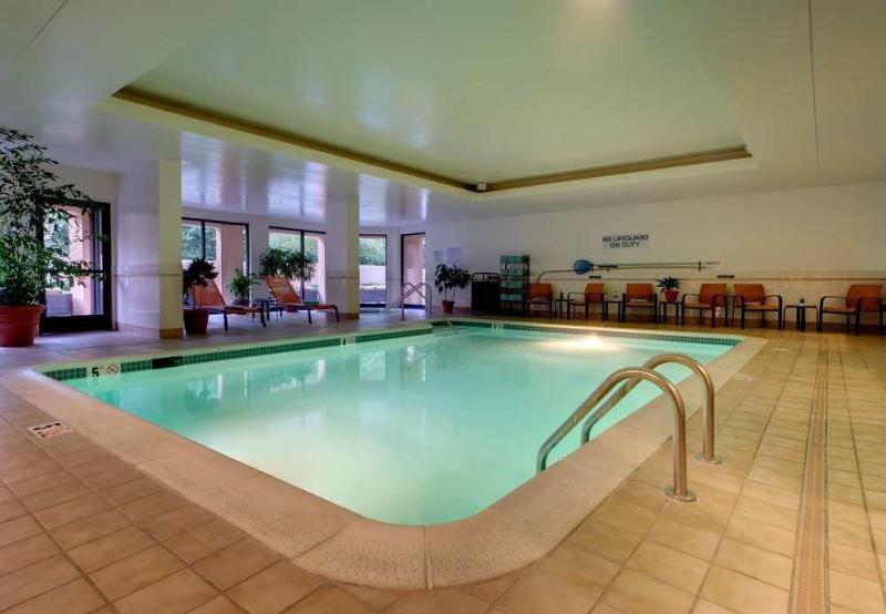 酒店 Courtyard By Marriott Richmond Airport