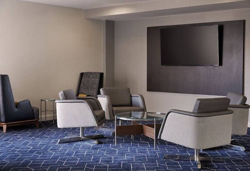 فندق Courtyard By Marriott St. Louis Downtown West