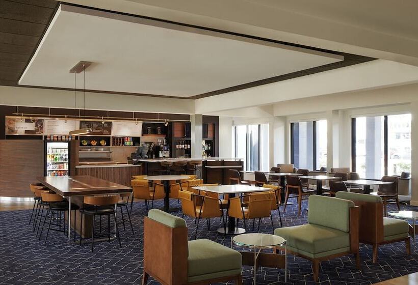 فندق Courtyard By Marriott St. Louis Downtown West