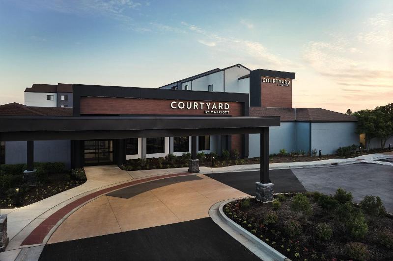 فندق Courtyard By Marriott St. Louis Downtown West
