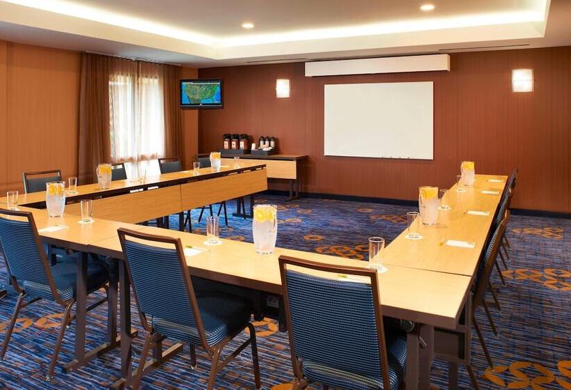 هتل Courtyard Toledo Maumee/arrowhead