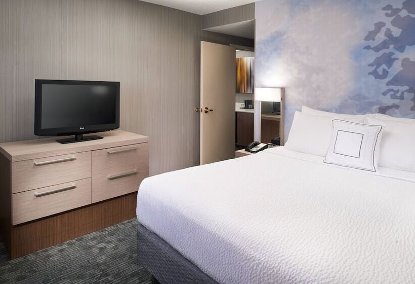 هتل Courtyard Toledo Maumee/arrowhead