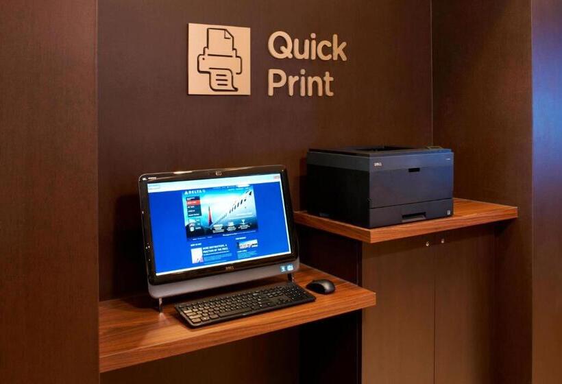 هتل Courtyard Toledo Maumee/arrowhead