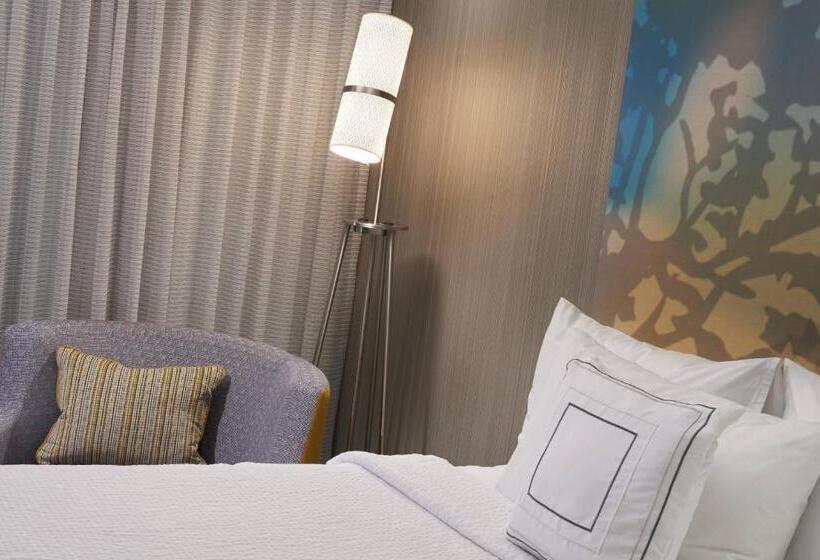 هتل Courtyard Toledo Maumee/arrowhead