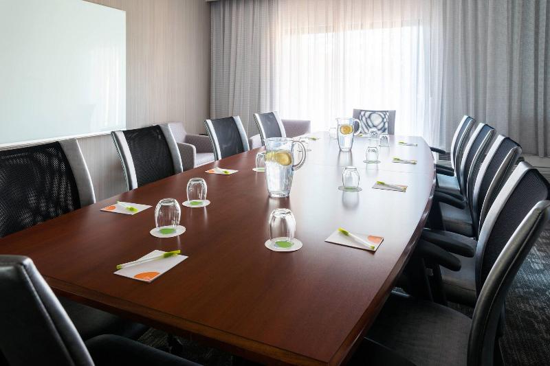 هتل Courtyard Toledo Maumee/arrowhead