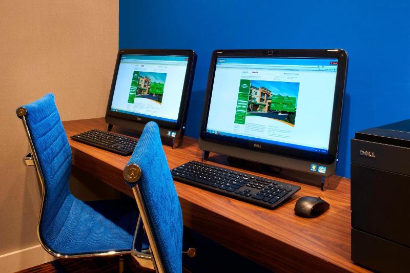 هتل Courtyard Toledo Maumee/arrowhead