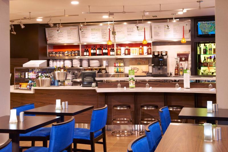 هتل Courtyard Toledo Maumee/arrowhead