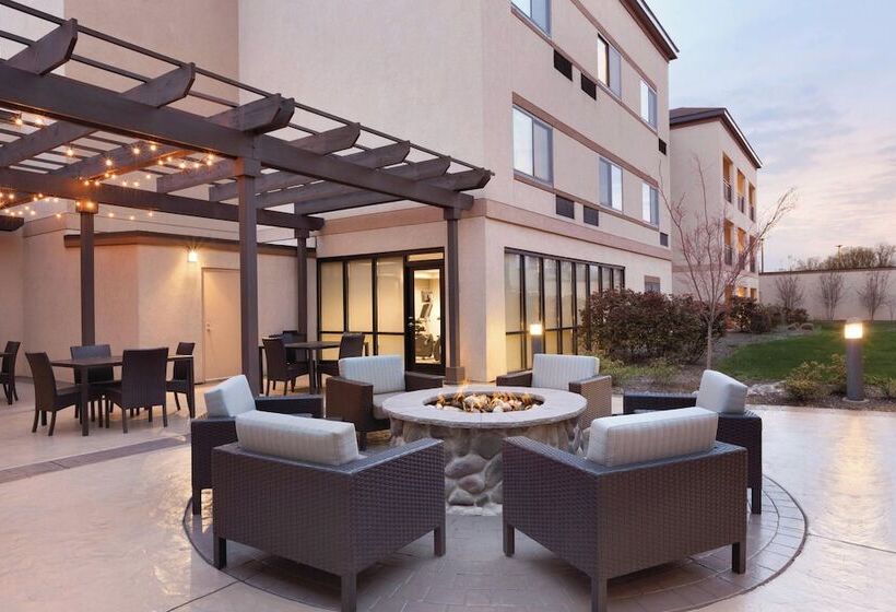 בית מלון כפרי Courtyard Charlotte Airport North