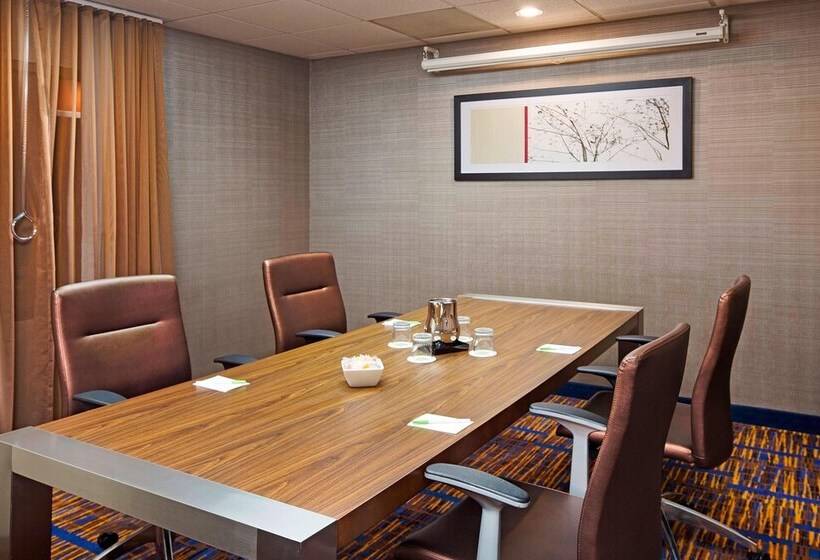 Отель Courtyard Chicago Midway Airport