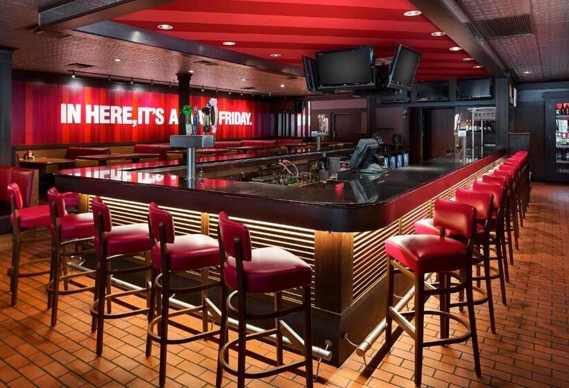 Отель Courtyard Chicago Midway Airport