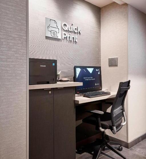 ホテル Courtyard Cincinnati Airport South/florence