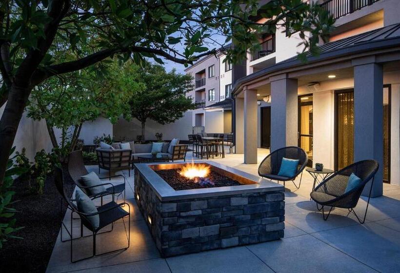 ホテル Courtyard Cincinnati Airport South/florence