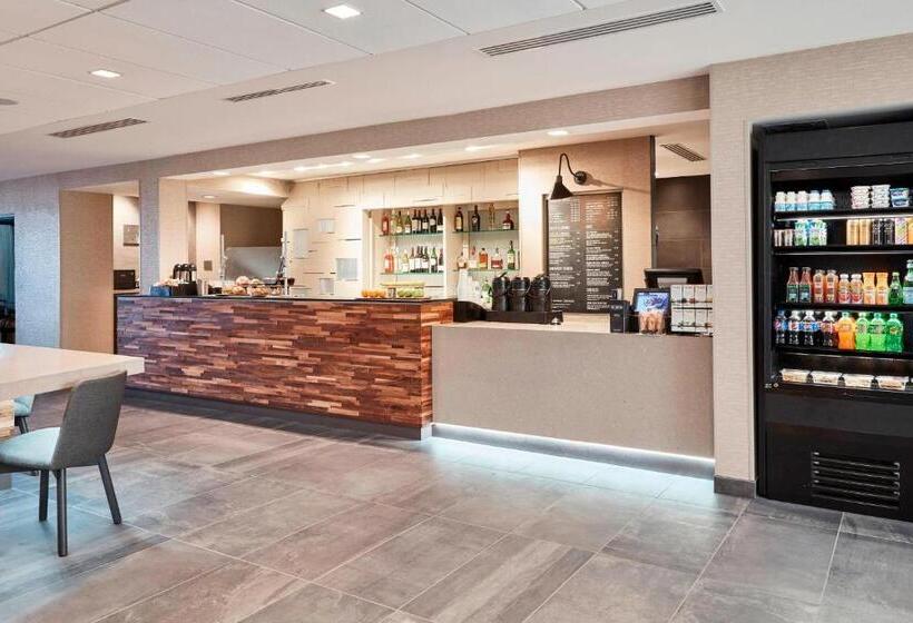 ホテル Courtyard Cincinnati Airport South/florence