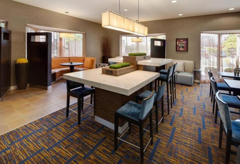 فندق Courtyard Cleveland Beachwood