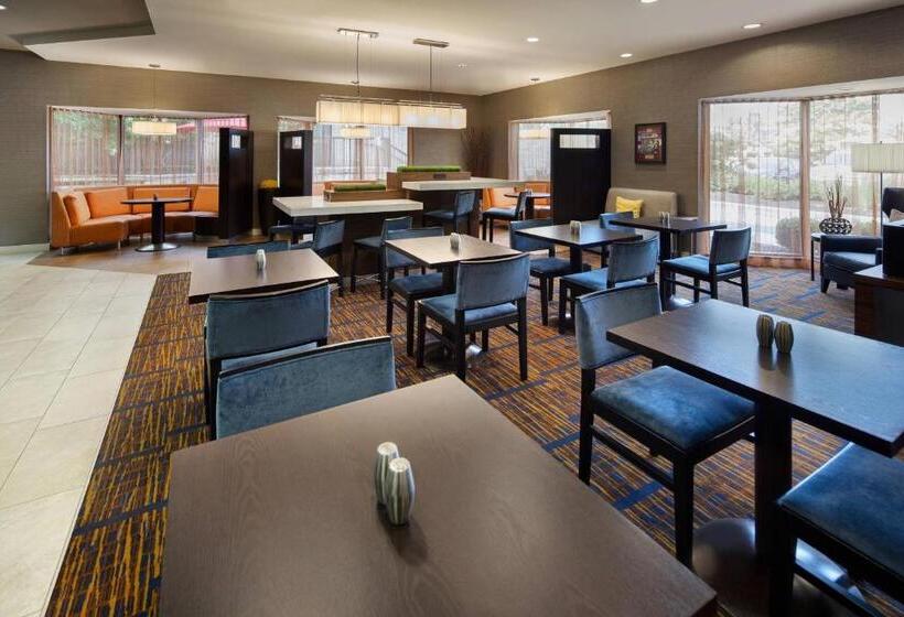 فندق Courtyard Cleveland Beachwood
