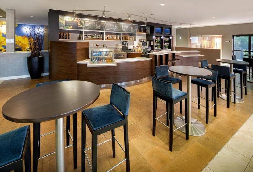 فندق Courtyard Cleveland Beachwood