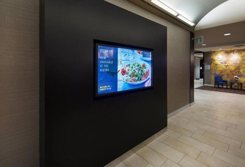 فندق Courtyard Cleveland Beachwood