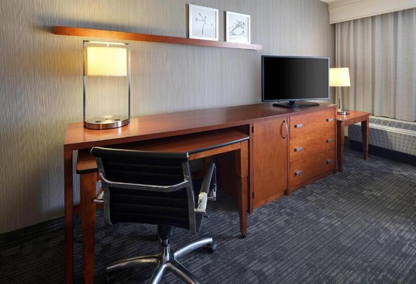 فندق Courtyard Cleveland Beachwood