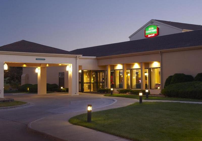 فندق Courtyard Des Moines West/clive