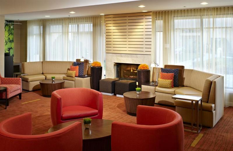 فندق Courtyard Des Moines West/clive