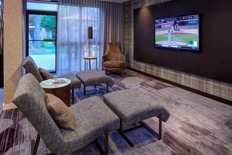 فندق Courtyard Des Moines West/clive