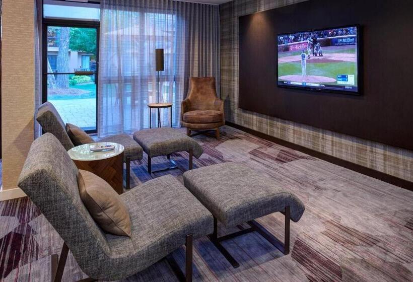 فندق Courtyard Des Moines West/clive