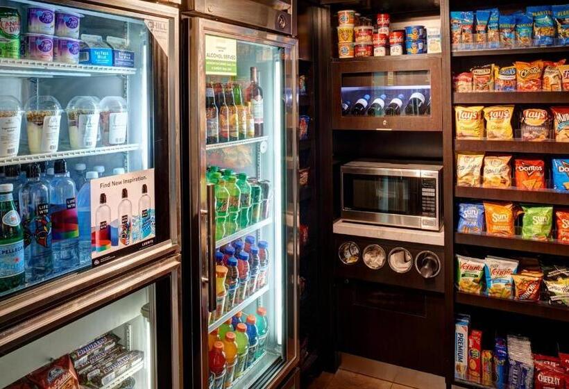 فندق Courtyard Des Moines West/clive