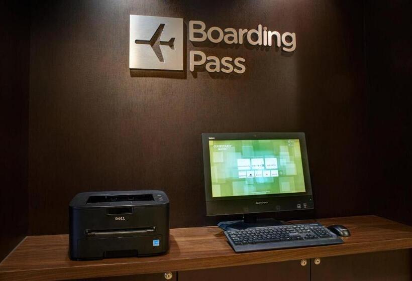 فندق Courtyard Des Moines West/clive