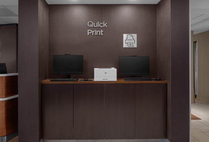 فندق Courtyard Detroit Brighton