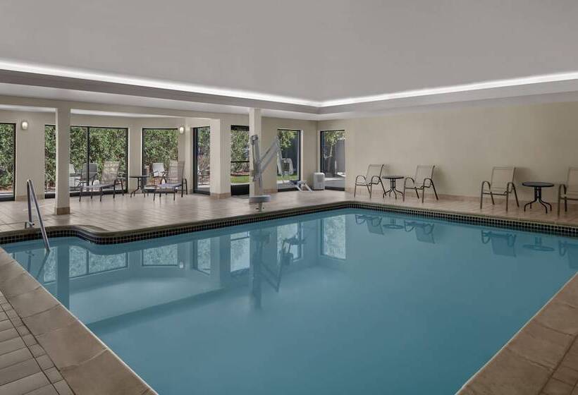 فندق Courtyard Detroit Brighton