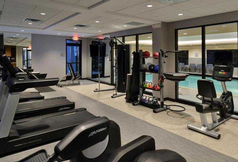 ホテル Courtyard Detroit Utica