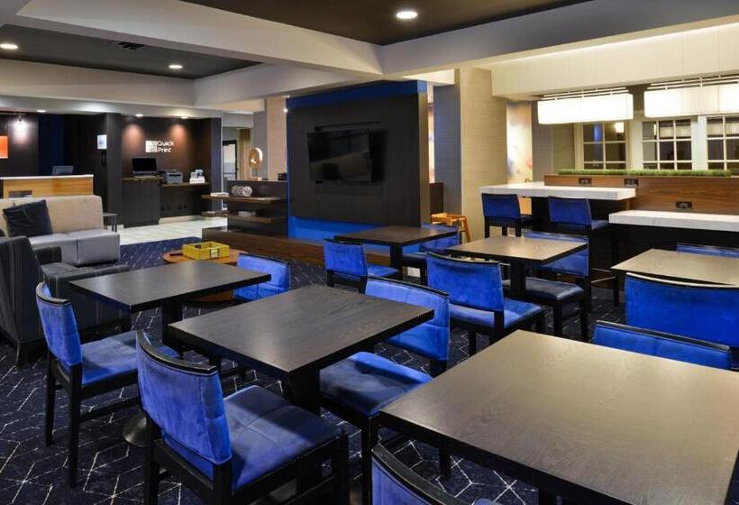 فندق Courtyard Detroit Utica