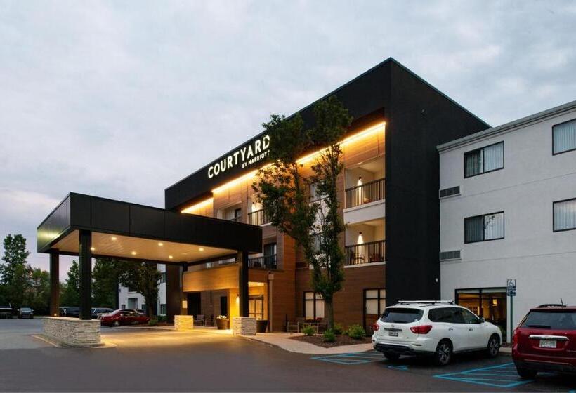 فندق Courtyard Detroit Utica