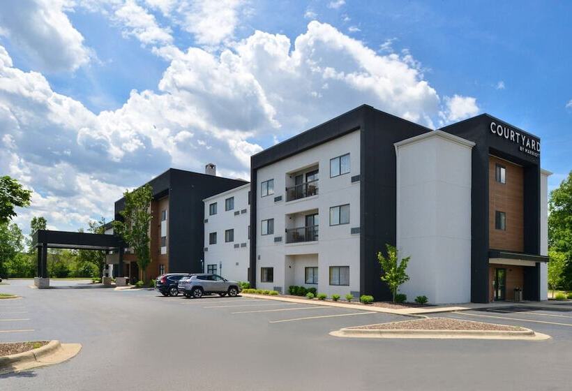 فندق Courtyard Detroit Utica