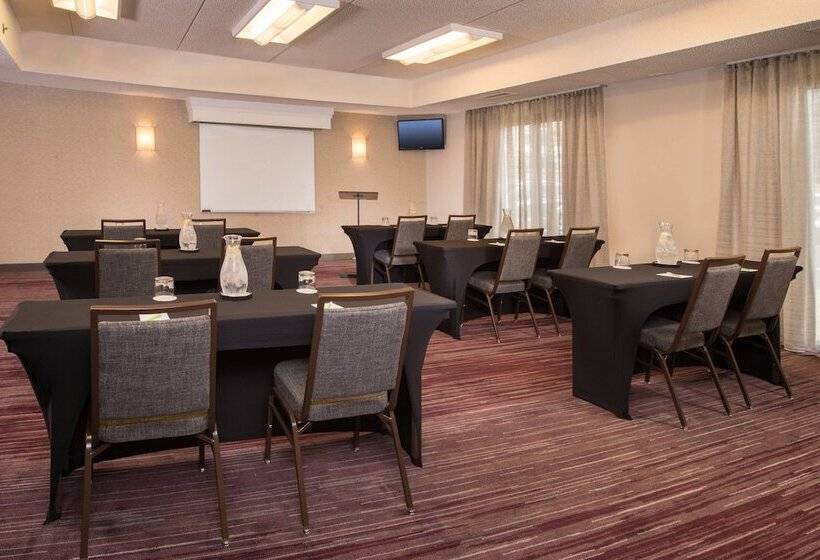 Отель Courtyard By Marriott Dulles Airport Chantilly